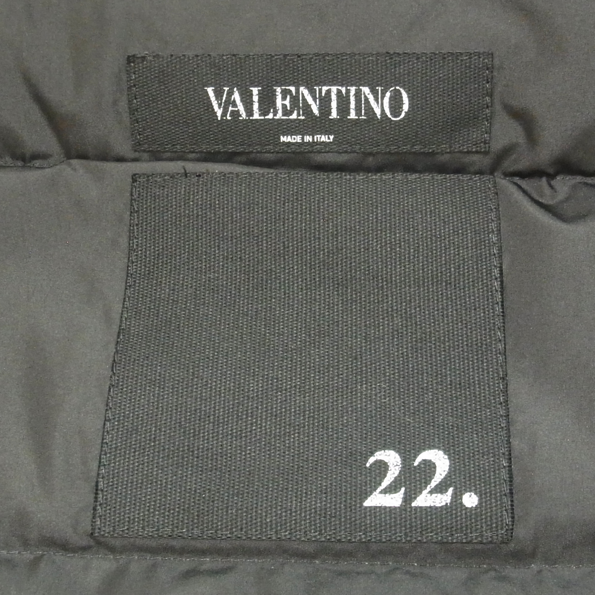 ヴァレンティノ(VALENTINO) ダウンジャケット サイズ46 メンズ ロックスタッズ TV3CNA30VTD ブラック
