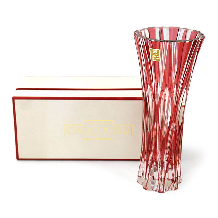 カガミクリスタル(KAGAMI CRYSTAL) 花瓶 江戸切子 サンクール 色被せ ハンドカット 箱付き 金赤色